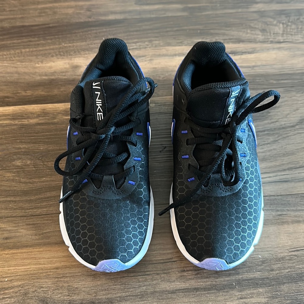 Women’s Nike sneakers